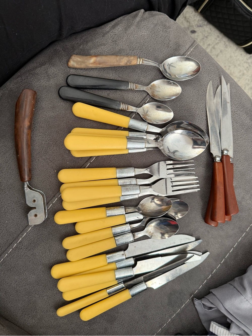 Yellow Handle Flatware Set - Kitchen Cutlery